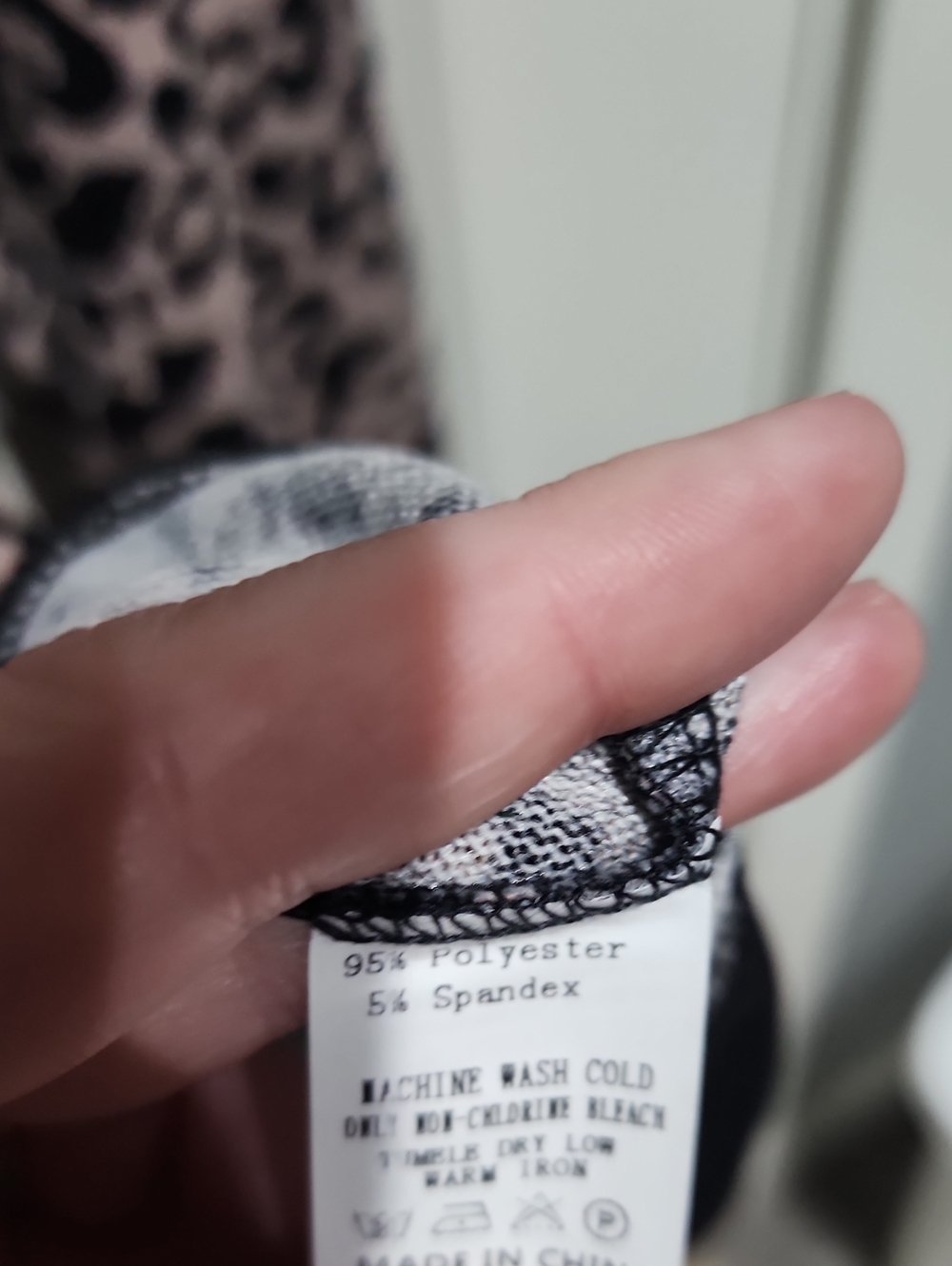 NWT Sunshine & Rodeos Lightweight Leopard Sweater - Picture 5 of 5
